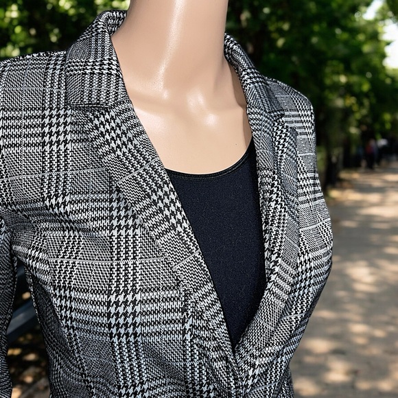 Kaii Los Angeles Black & White Houndstooth Point Plaid Single Button Blazer - Picture 10 of 16